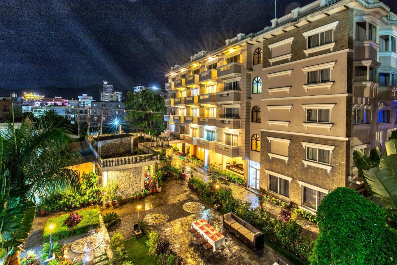 Da Yatra Courtyard Hotel Pokhara Exteriör bild