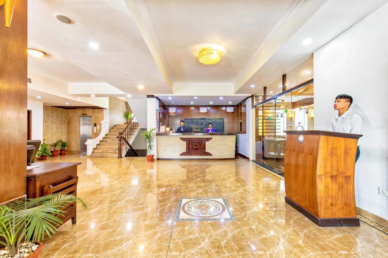 Da Yatra Courtyard Hotel Pokhara Exteriör bild