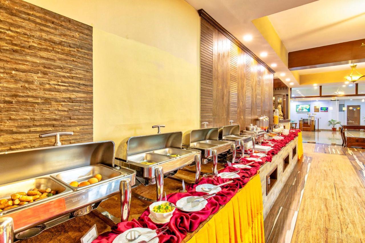 Da Yatra Courtyard Hotel Pokhara Exteriör bild