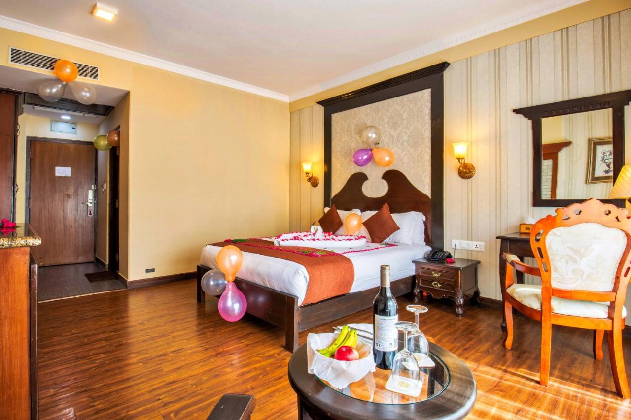 Da Yatra Courtyard Hotel Pokhara Exteriör bild