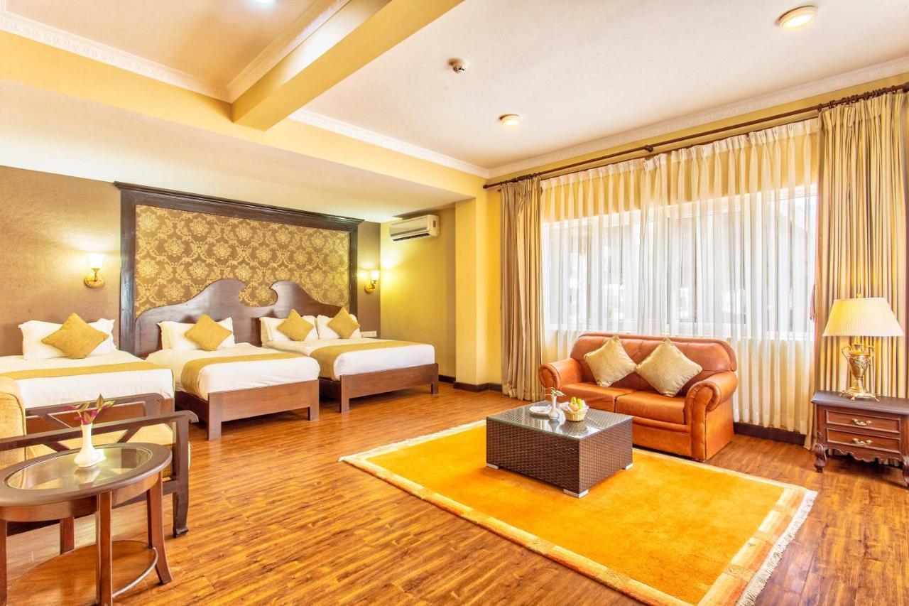 Da Yatra Courtyard Hotel Pokhara Exteriör bild