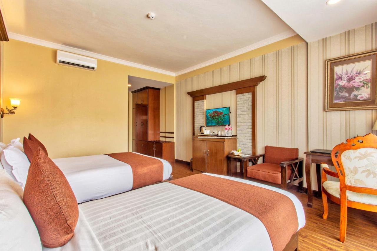 Da Yatra Courtyard Hotel Pokhara Exteriör bild